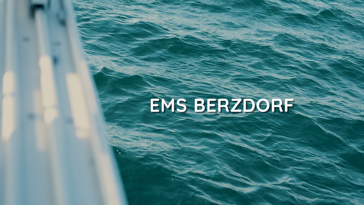 Oberdeck mit Cabriodach bei einer Feier