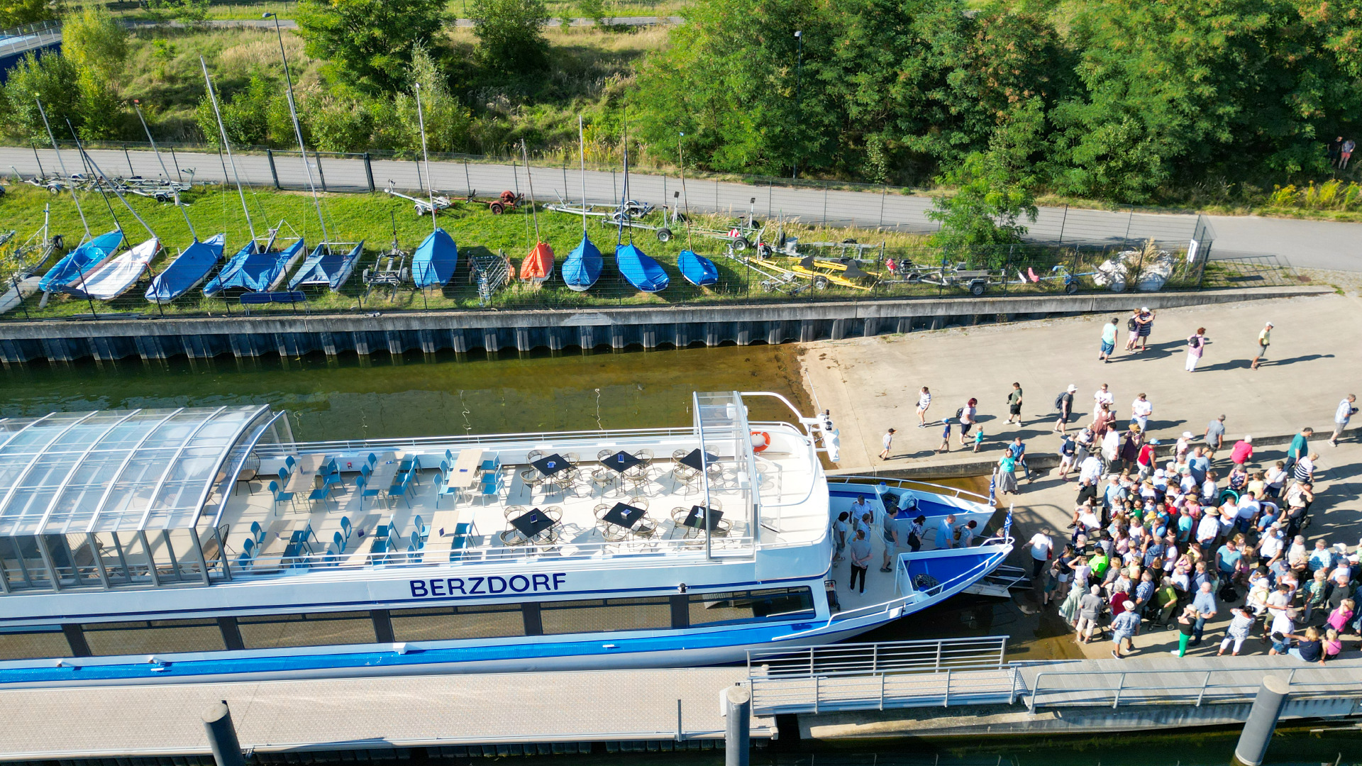 EMS Berzdorf • Elektroschiff in Görlitz